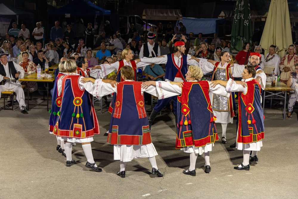 Međunarodna smotra folklora i Festival starih zanata na Karolini